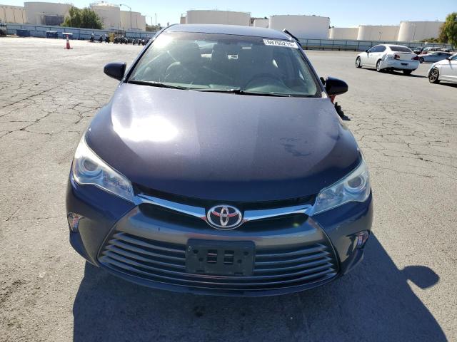 4T4BF1FK0FR511894 - 2015 TOYOTA CAMRY LE BLUE photo 5