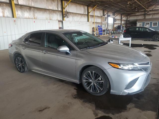 4T1B11HKXKU216222 - 2019 TOYOTA CAMRY L 银色 照片 4