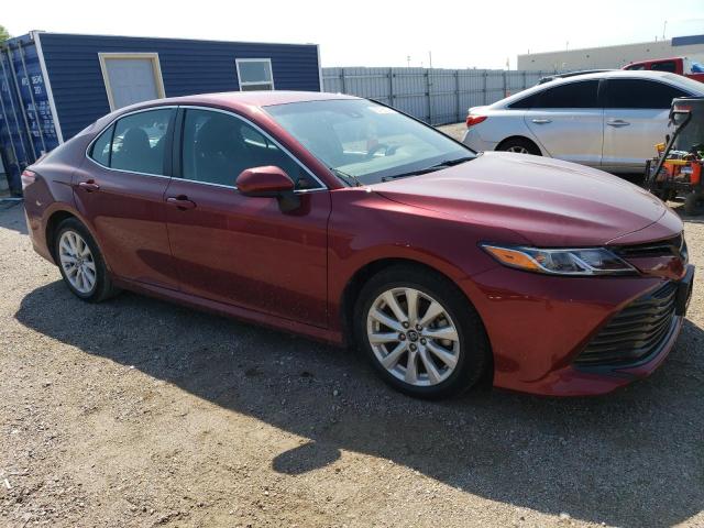 4T1B11HK6JU588042 - 2018 TOYOTA CAMRY L BURGUNDY photo 4