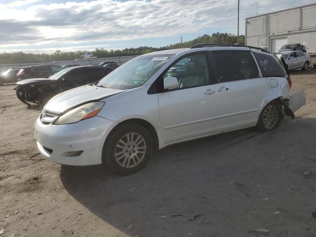 2010 TOYOTA SIENNA XLE, 
