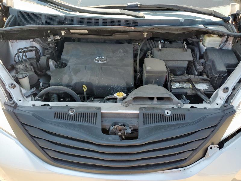 5TDKK3DCXFS593073 - 2015 TOYOTA SIENNA LE SILVER photo 12