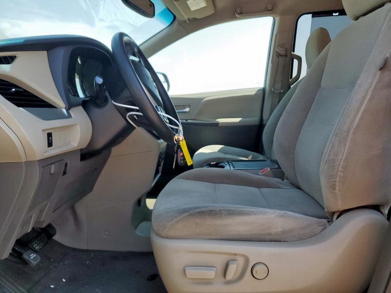 5TDKK3DCXFS593073 - 2015 TOYOTA SIENNA LE SILVER photo 7