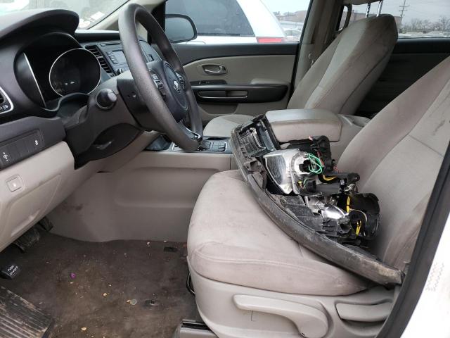 KNDMA5C17F6031865 - 2015 KIA SEDONA L WHITE photo 7