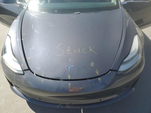 5YJ3E1EB0JF150286 - 2018 TESLA MODEL 3 Gri fotoğraf 11