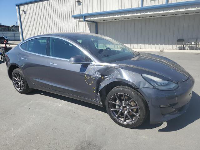 5YJ3E1EB0JF150286 - 2018 TESLA MODEL 3 Gri fotoğraf 4