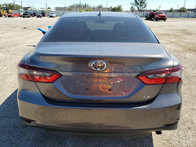 4T1C11AK6NU693278 - 2022 TOYOTA CAMRY LE GRAY photo 6