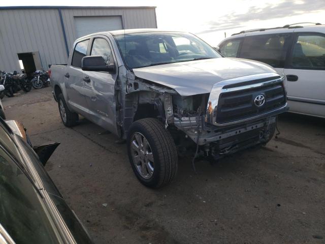 5TFEY5F15AX093750 - 2010 TOYOTA TUNDRA CREWMAX SR5 SILVER photo 4