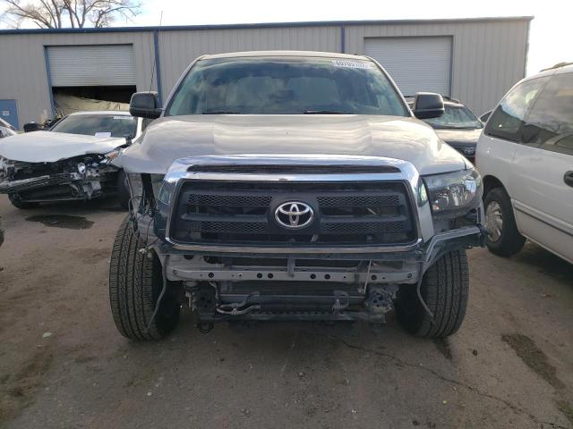 5TFEY5F15AX093750 - 2010 TOYOTA TUNDRA CREWMAX SR5 SILVER photo 5