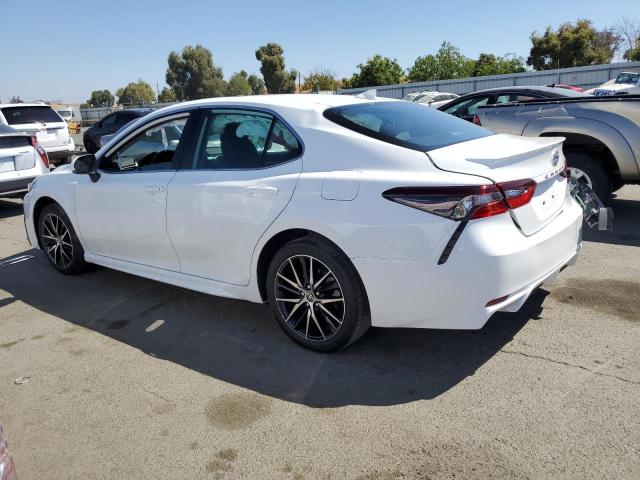 4T1G11AKXRU888551 - 2024 TOYOTA CAMRY SE NIGHT SHADE WHITE photo 2