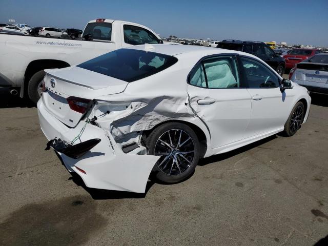 4T1G11AKXRU888551 - 2024 TOYOTA CAMRY SE NIGHT SHADE WHITE photo 3