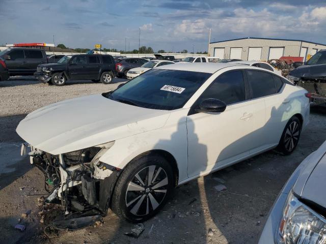 1N4BL4CV0KC175452 - 2019 NISSAN ALTIMA SR WHITE photo 1