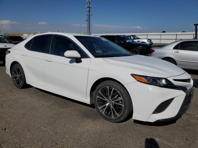 4T1B11HKXJU074890 - 2018 TOYOTA CAMRY L 白色 照片 4