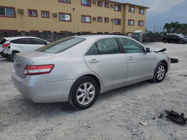 4T1BF3EK0BU601421 - 2011 TOYOTA CAMRY BASE SILVER photo 3