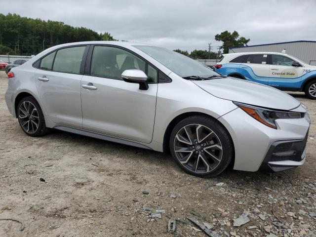 JTDS4RCE4LJ008240 - 2020 TOYOTA COROLLA SE 银色 照片 4