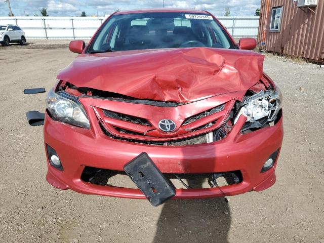 2T1BU4EE8DC042405 - 2013 TOYOTA COROLLA BASE RED photo 5
