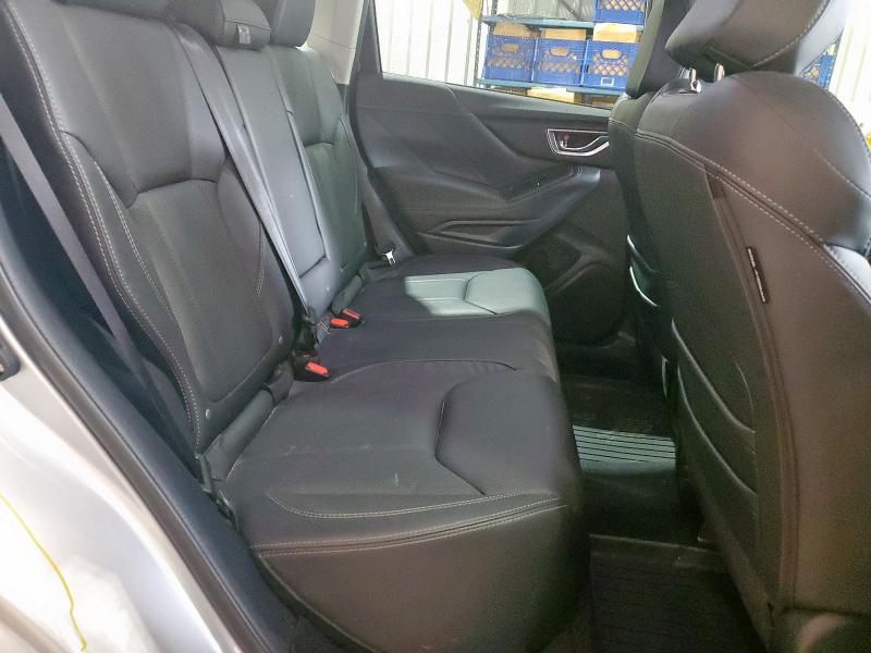 JF2SKARC9PH520703 - 2023 SUBARU FORESTER TOURING SILVER photo 11