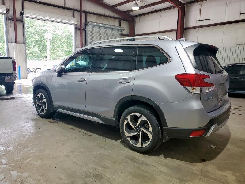 JF2SKARC9PH520703 - 2023 SUBARU FORESTER TOURING SILVER photo 2