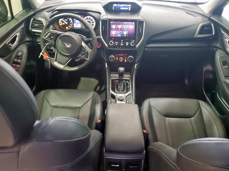 JF2SKARC9PH520703 - 2023 SUBARU FORESTER TOURING SILVER photo 8