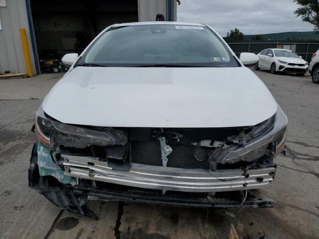 JTDHPRAE2LJ017488 - 2020 TOYOTA COROLLA LE WHITE photo 5