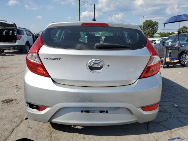 KMHCT5AE3HU325964 - 2017 HYUNDAI ACCENT SE Gümüş foto 6