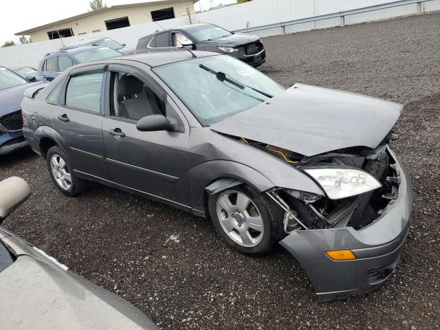 1FAHP34N36W234621 - 2006 FORD FOCUS ZX4 GRAY photo 4