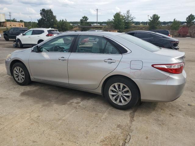 4T1BF1FK4FU058616 - 2015 TOYOTA CAMRY LE SILVER photo 2