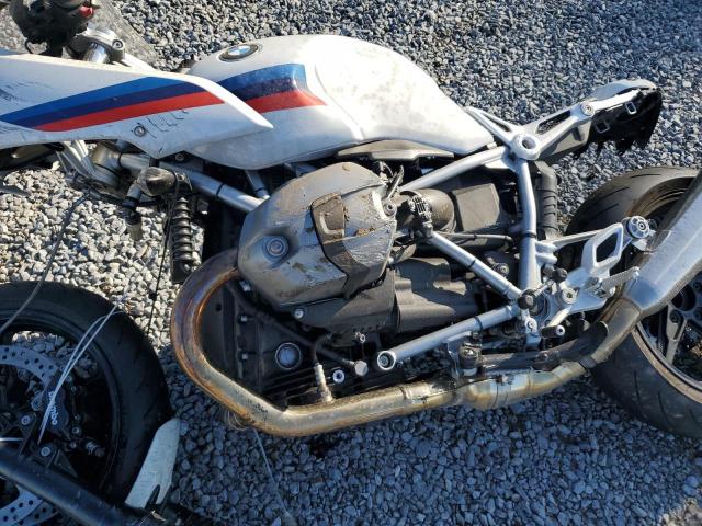 WB10J2301HZ741220 - 2017 BMW R NINE T RACER WHITE photo 7