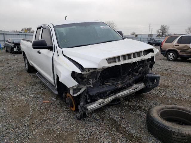 5TFCW5F12FX017987 - 2015 TOYOTA TUNDRA DOUBLE CAB SR/SR5 WHITE photo 1
