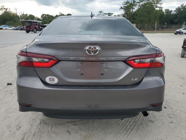 4T1C11AK2NU055030 - 2022 TOYOTA CAMRY LE ნაცრისფერი ფოტო 6