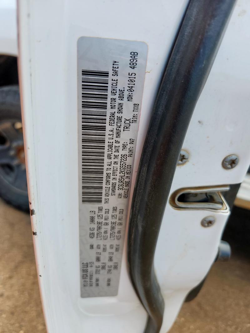 3C6UR5HL2KG557226 - 2019 RAM 2500 TRADESMAN WHITE photo 12