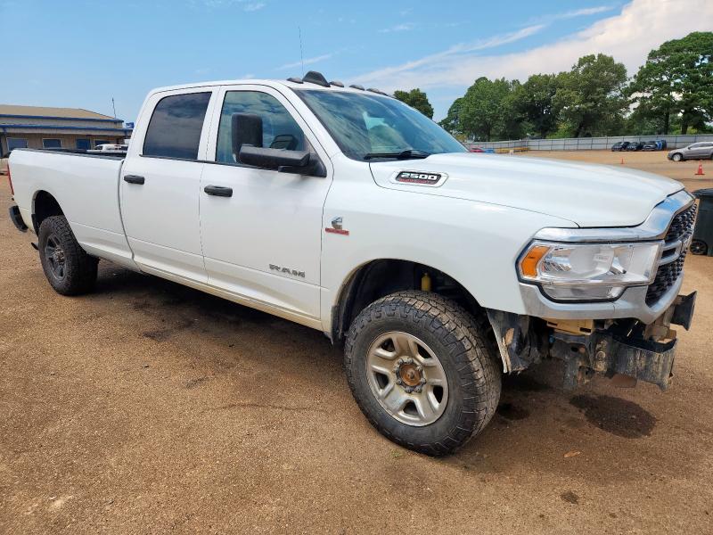 3C6UR5HL2KG557226 - 2019 RAM 2500 TRADESMAN WHITE photo 4