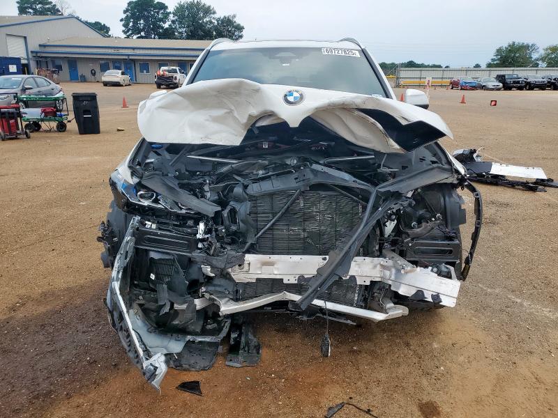 5UX43EU09R9U97816 - 2024 BMW X5 XDRIVE50E WHITE photo 5