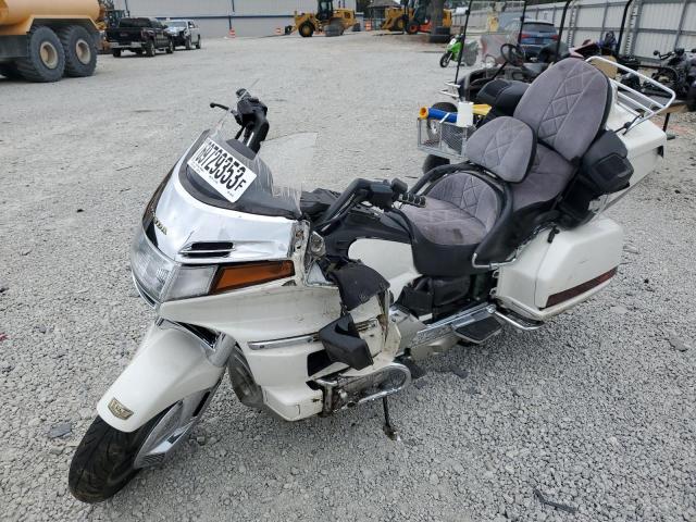 1HFSC2204VA901792 - 1997 HONDA GL1500 A/2 WHITE photo 2