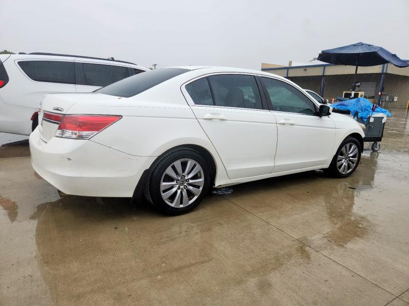 1HGCP2F76CA030760 - 2012 HONDA ACCORD EX WHITE photo 3