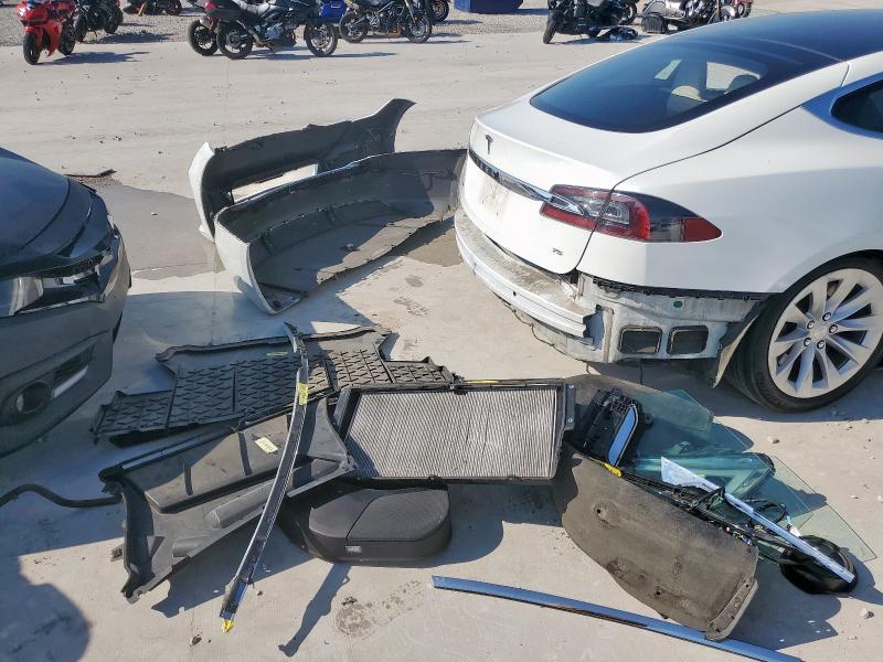 5YJSA1E14HF214869 - 2017 TESLA MODEL S WHITE photo 12