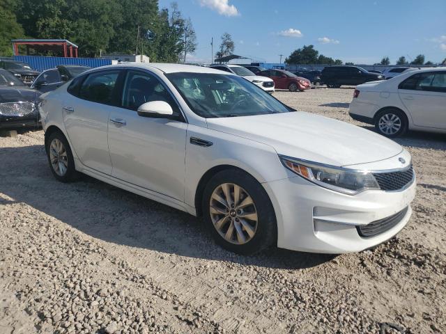 5XXGT4L37HG131908 - 2017 KIA OPTIMA LX თეთრი ფოტო 4