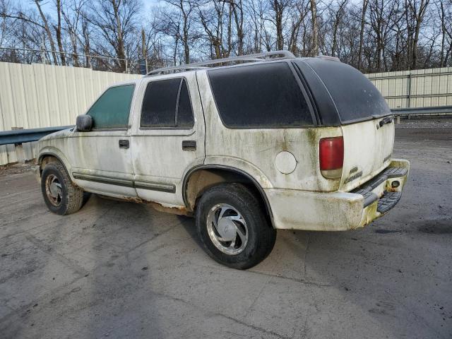 1GNDT13W81K209689 - 2001 CHEVROLET BLAZER WHITE photo 2