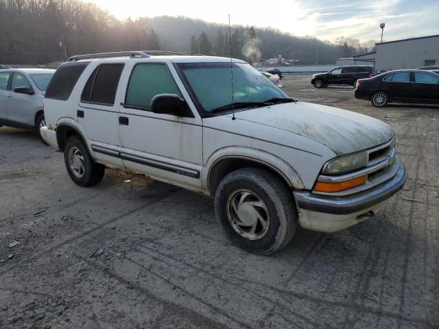 1GNDT13W81K209689 - 2001 CHEVROLET BLAZER WHITE photo 4