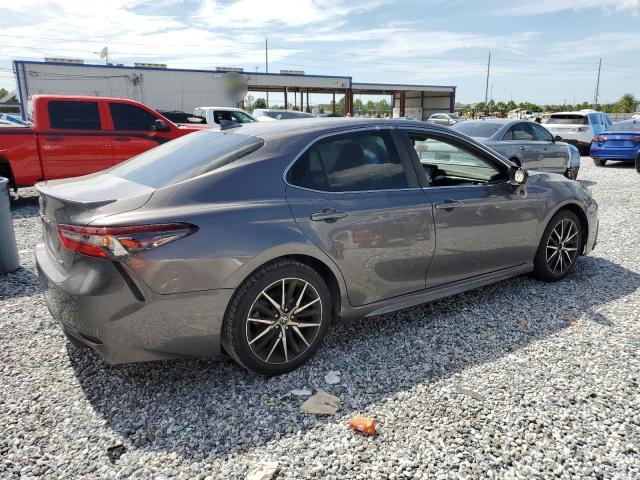 4T1T11AK9MU614331 - 2021 TOYOTA CAMRY SE GRAY photo 3