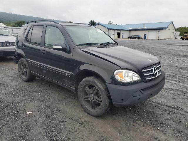 4JGAB57E43A407195 - 2003 MERCEDES-BENZ ML 350 BLACK photo 4