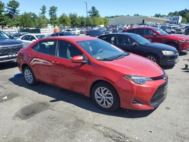 2T1BURHE8JC104812 - 2018 TOYOTA COROLLA L RED photo 4