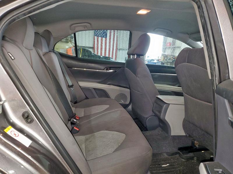4T1B11HKXKU681390 - 2019 TOYOTA CAMRY L GRAY photo 10