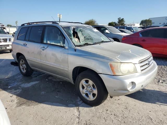 JTEGD21A130061735 - 2003 TOYOTA HIGHLANDER SILVER photo 4