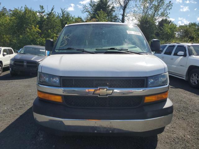 1GCWGAFG2K1240244 - 2019 CHEVROLET EXPRESS G2500 WHITE photo 5