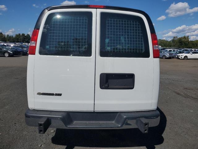 1GCWGAFG2K1240244 - 2019 CHEVROLET EXPRESS G2500 WHITE photo 6