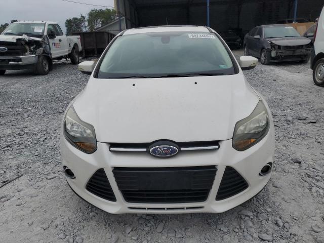 1FAHP3N26CL327456 - 2012 FORD FOCUS TITANIUM WHITE photo 5