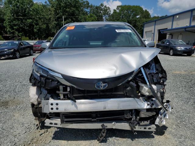 5TDJSKFC7MS028473 - 2021 TOYOTA SIENNA XLE 银色 照片 10