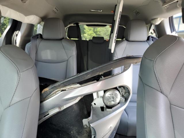 5TDJSKFC7MS028473 - 2021 TOYOTA SIENNA XLE 银色 照片 19