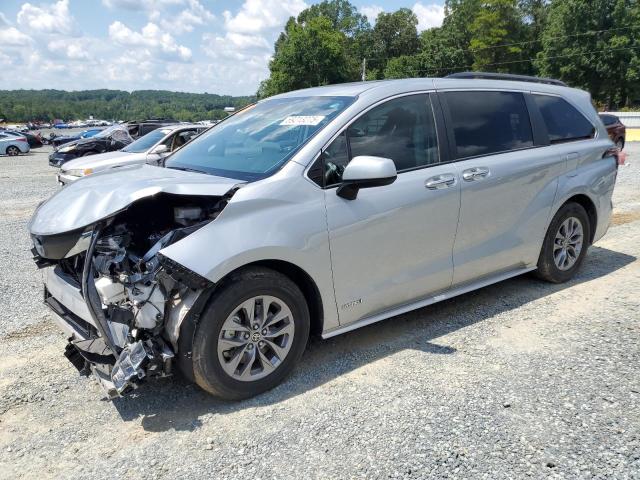 5TDJSKFC7MS028473 - 2021 TOYOTA SIENNA XLE 银色 照片 2