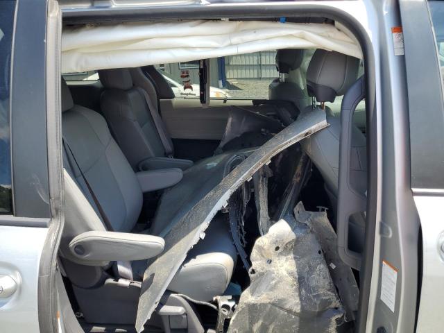 5TDJSKFC7MS028473 - 2021 TOYOTA SIENNA XLE 银色 照片 21